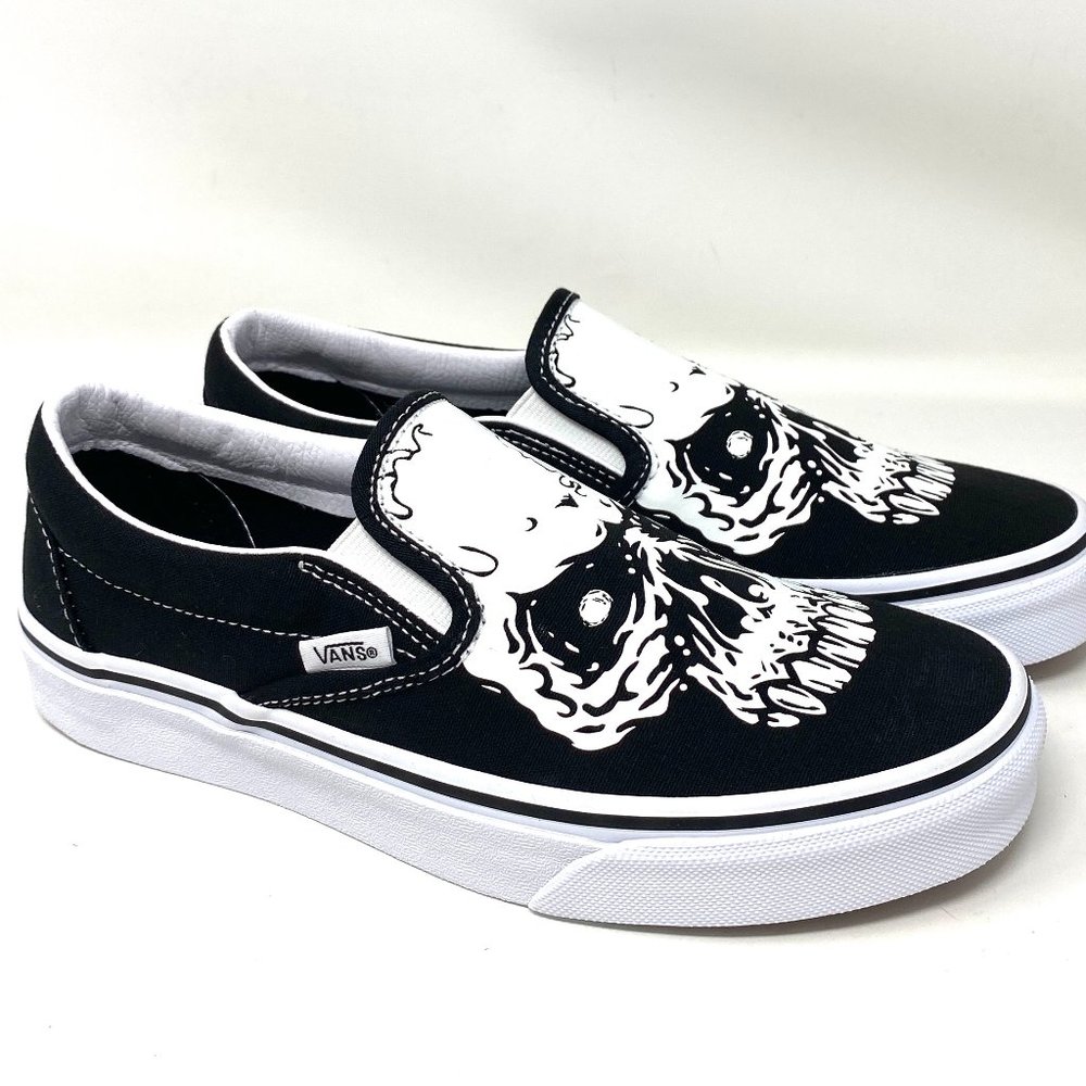 🎁 Santa Class Deal 🎁 VANS Classic Slip-On Tm Glow Skulls Black Womens Size 6.5 - Picture 3 of 12